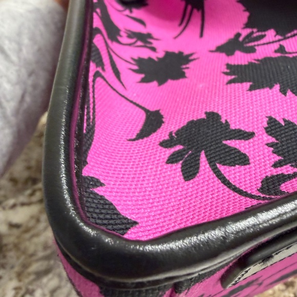 NWT- Versace Le Medusa Small 2 Way Tote- Includes Matching Silk Scarf - Picture 8 of 16